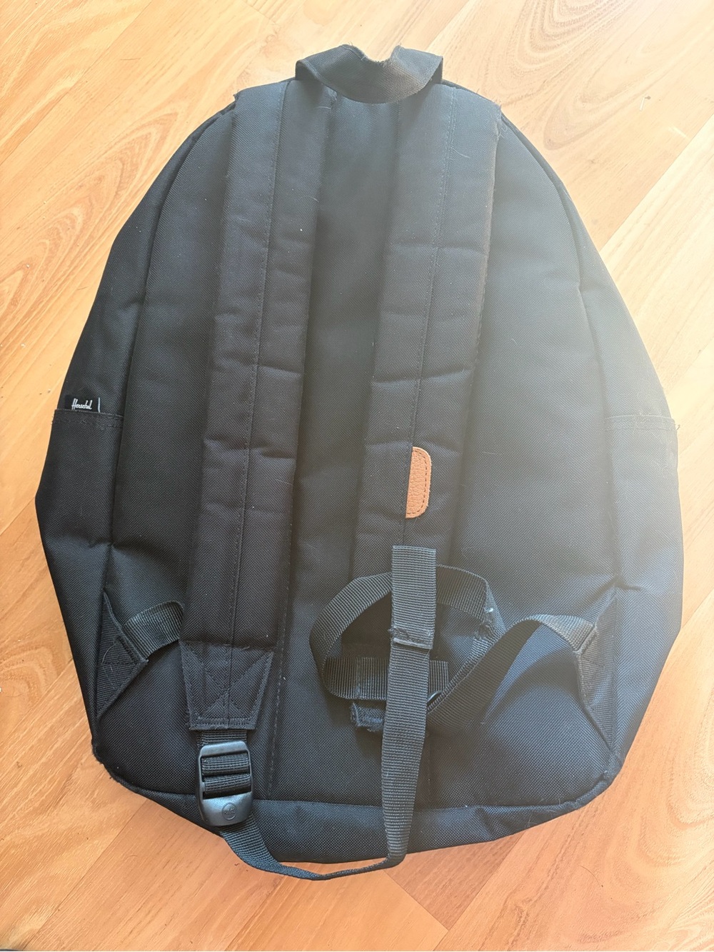 Herschel Backpack - Picture 3 of 3